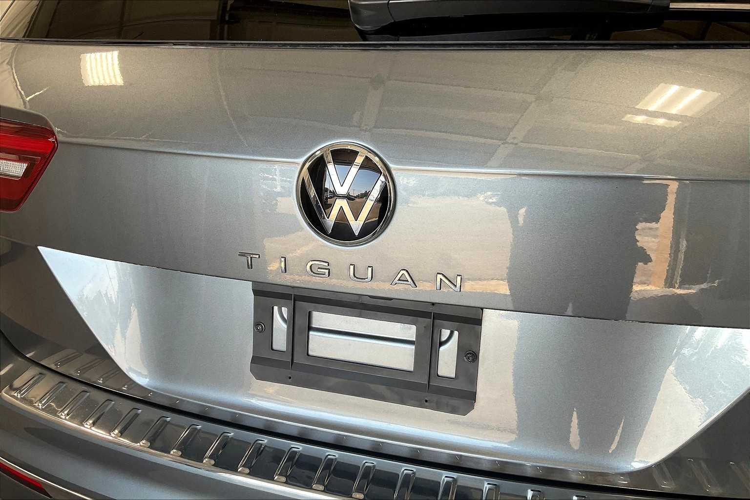 2022 Volkswagen Tiguan SE - Photo 29