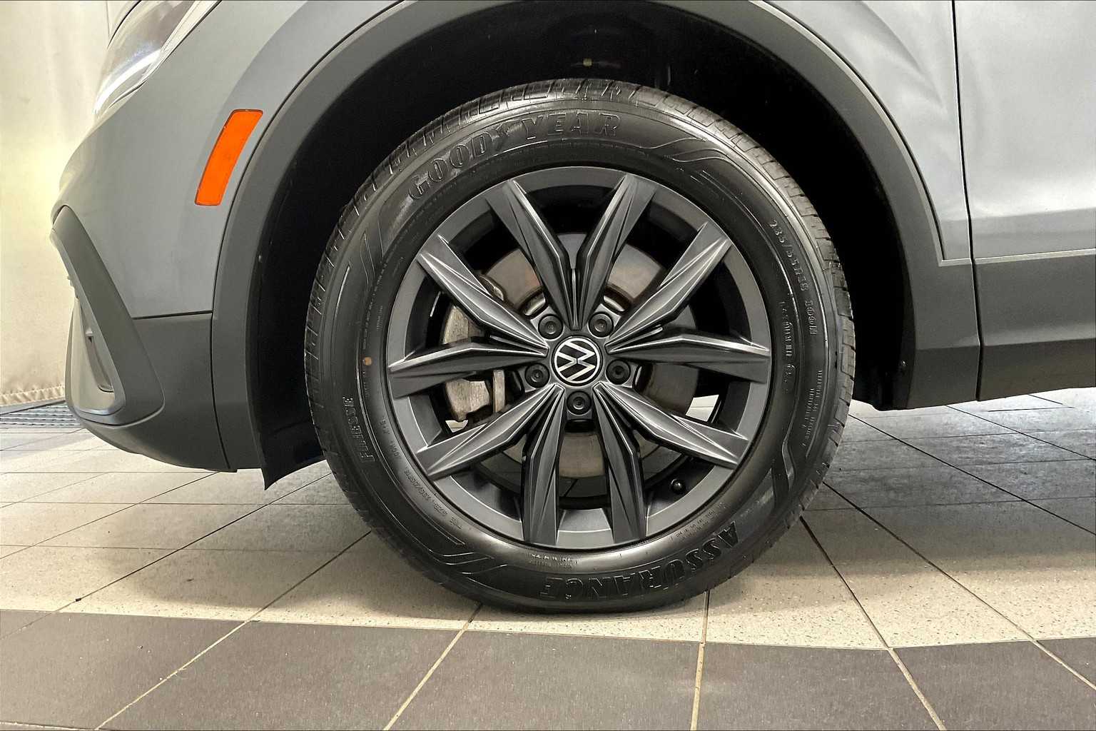 2022 Volkswagen Tiguan SE - Photo 7