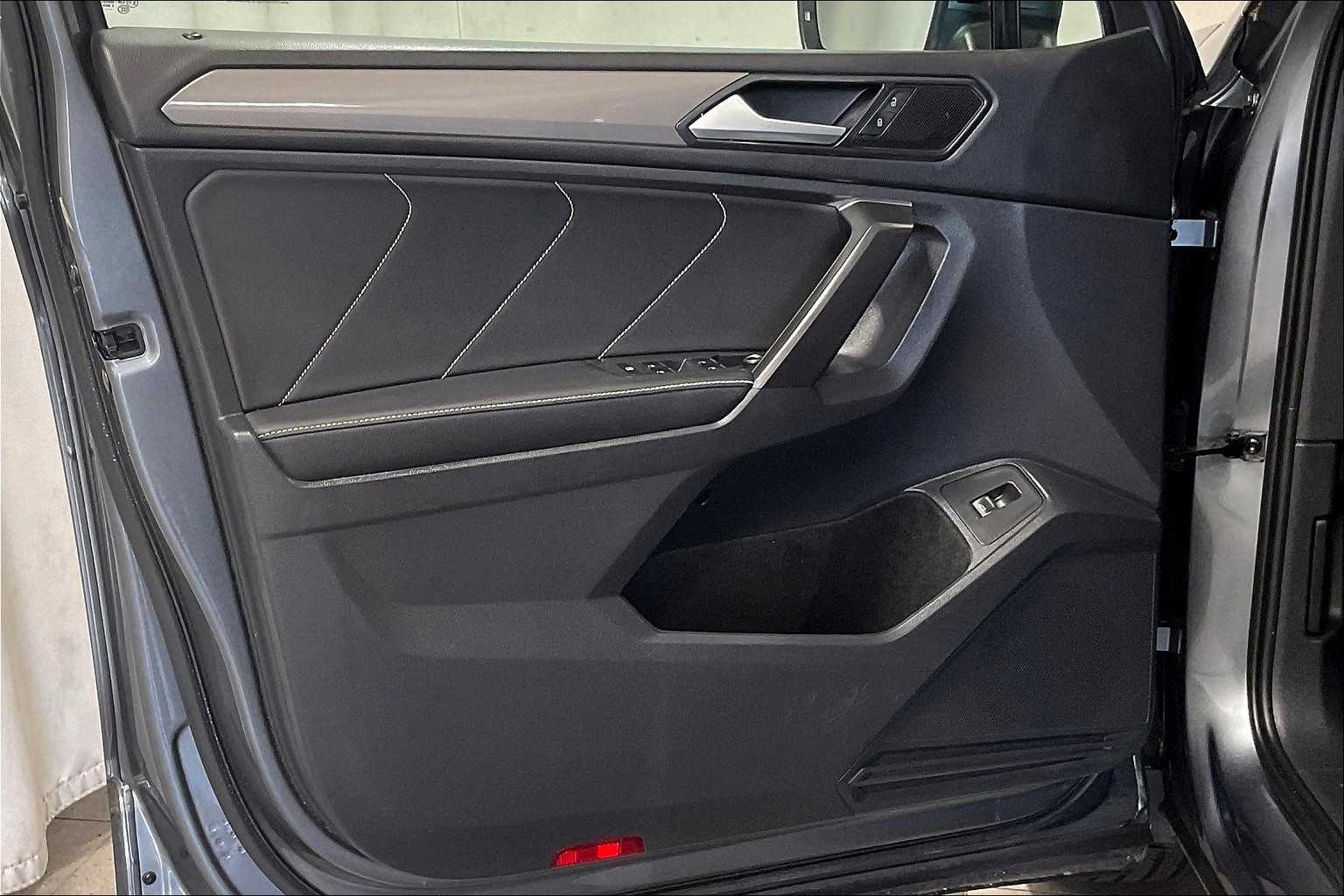 2022 Volkswagen Tiguan SE - Photo 9