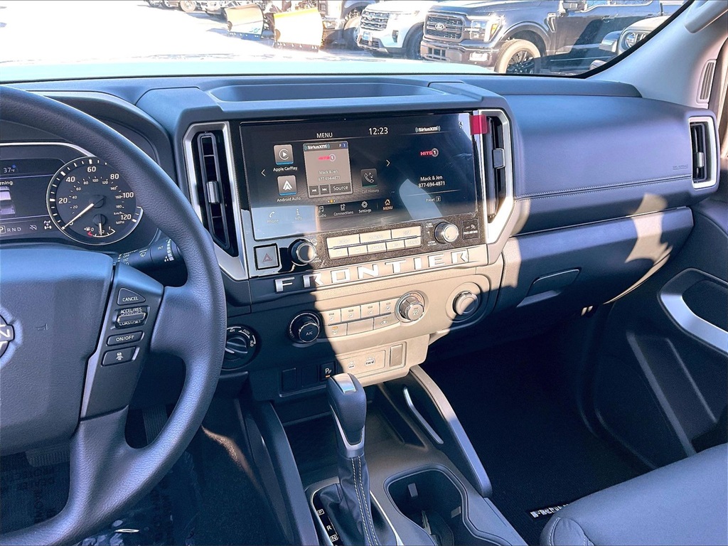 2025 Nissan Frontier SV - Photo 17