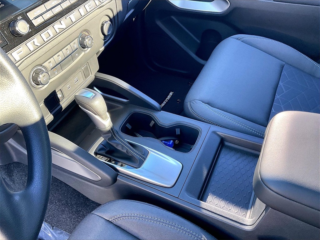 2025 Nissan Frontier SV - Photo 19