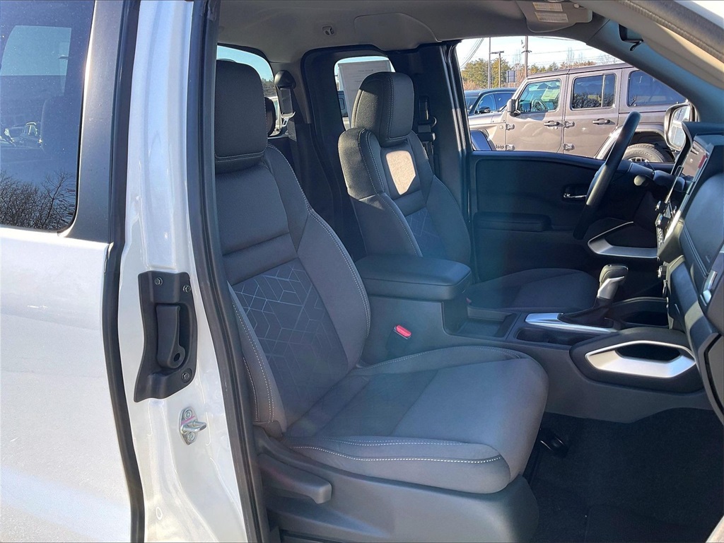 2025 Nissan Frontier SV - Photo 10