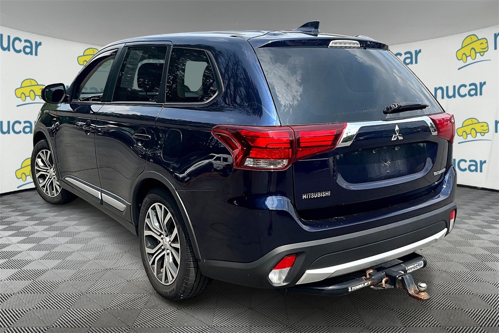 2018 Mitsubishi Outlander ES - Photo 3