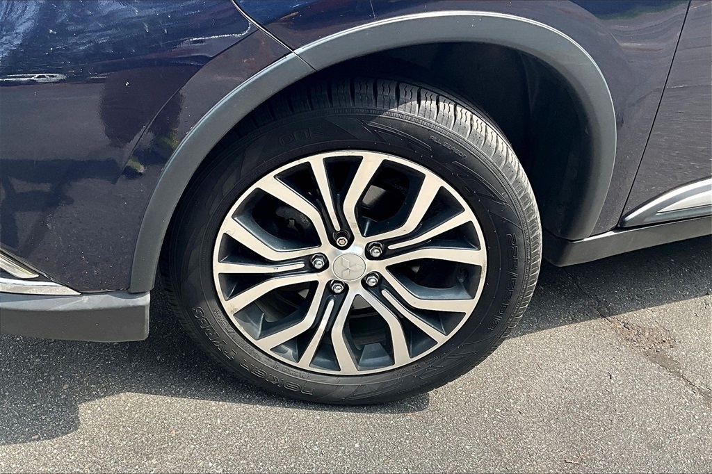 2018 Mitsubishi Outlander ES - Photo 4