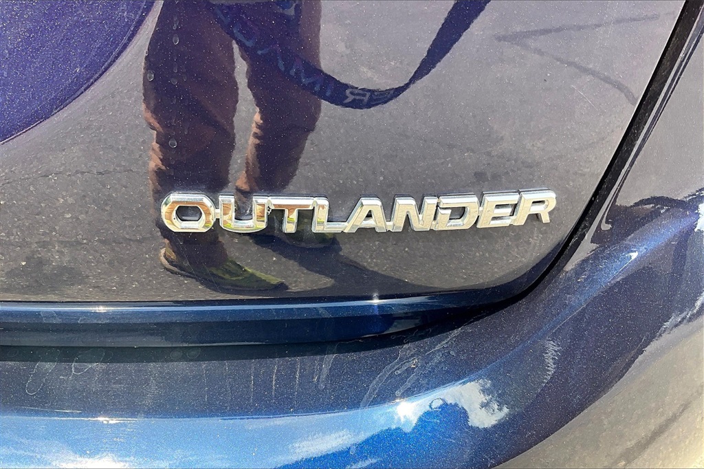 2018 Mitsubishi Outlander ES - Photo 7