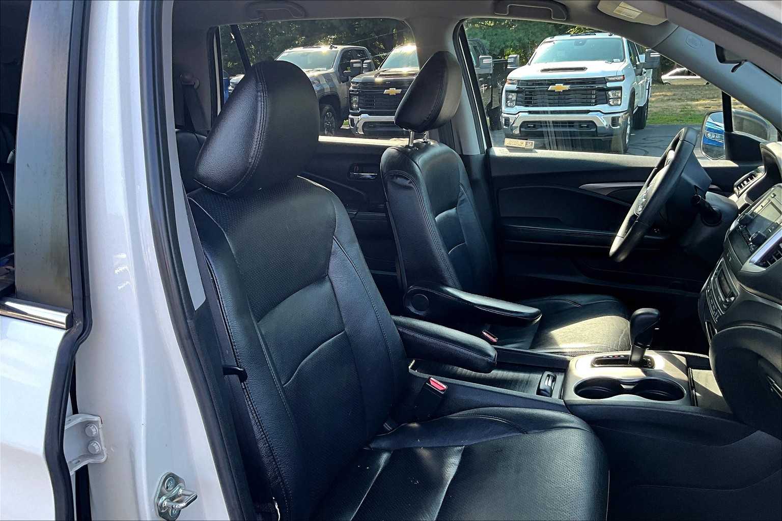 2019 Honda Pilot LX - Photo 11