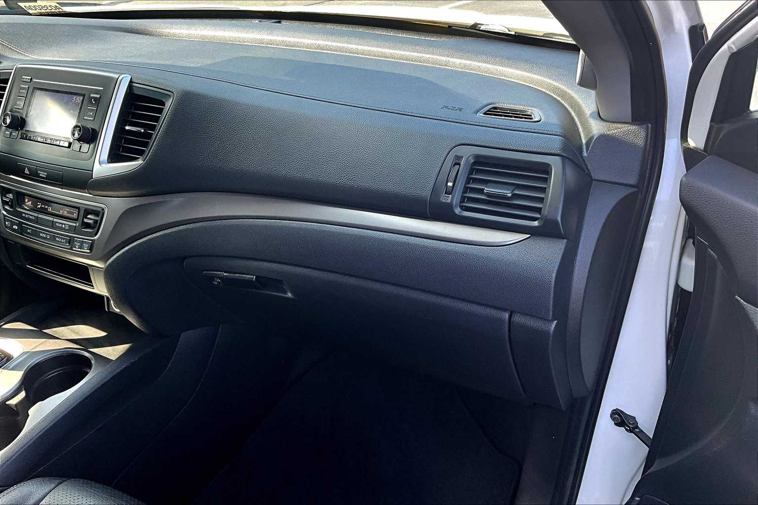 2019 Honda Pilot LX - Photo 13