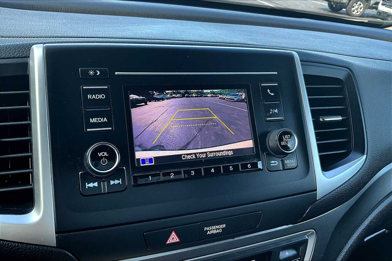 2019 Honda Pilot LX - Photo 19