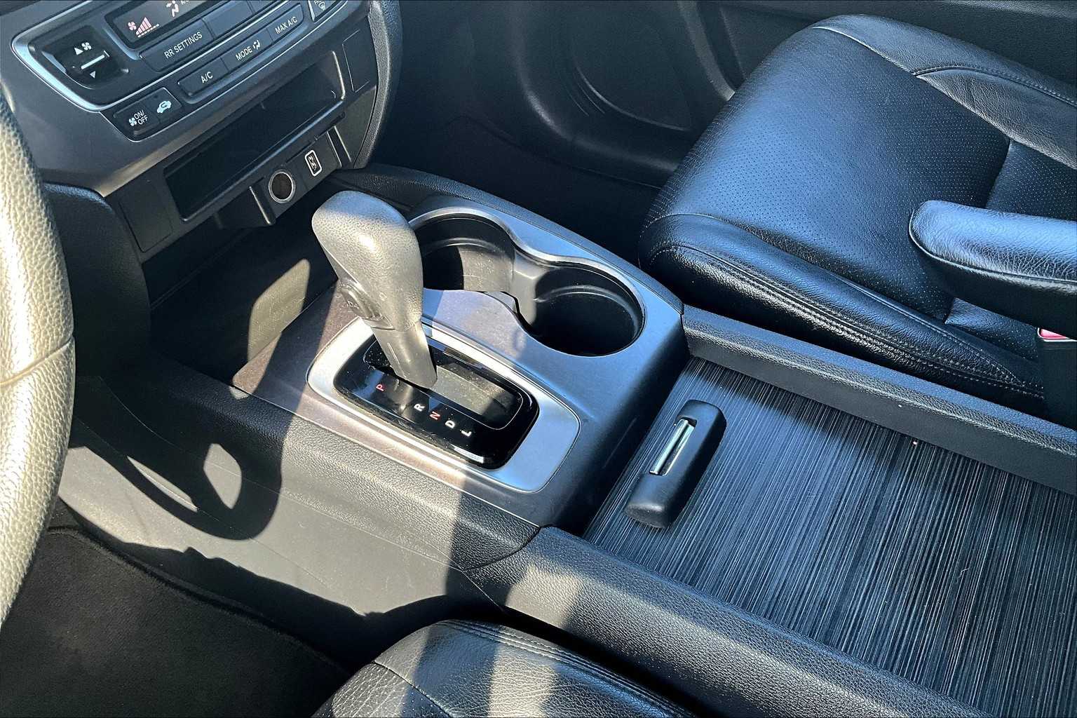 2019 Honda Pilot LX - Photo 20