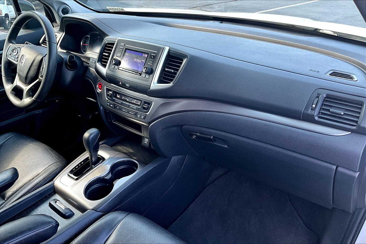 2019 Honda Pilot LX - Photo 22