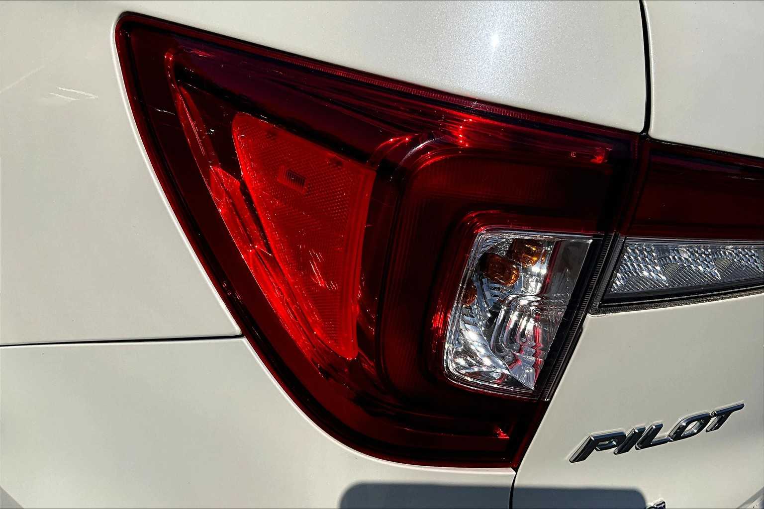 2019 Honda Pilot LX - Photo 33