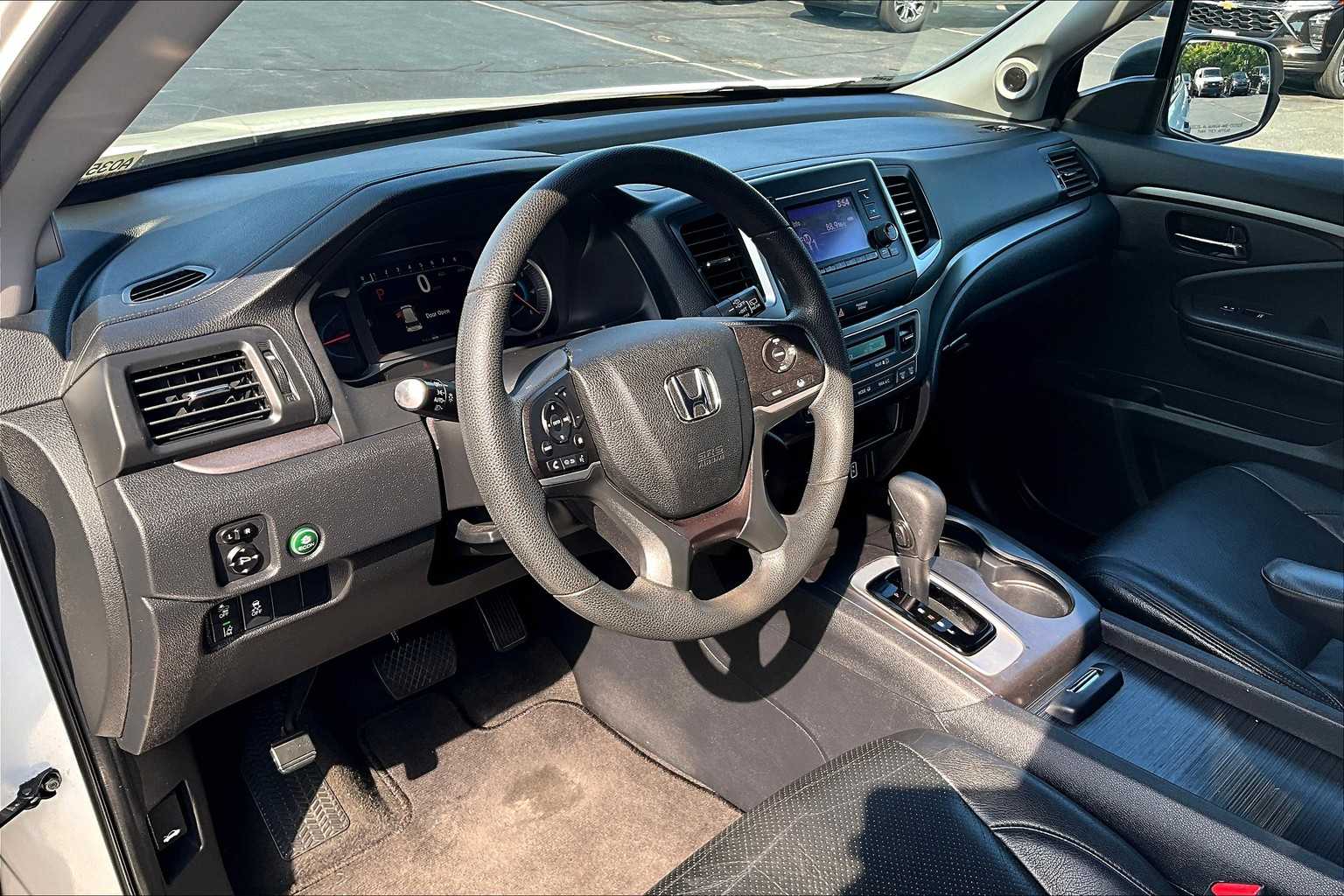 2019 Honda Pilot LX - Photo 8