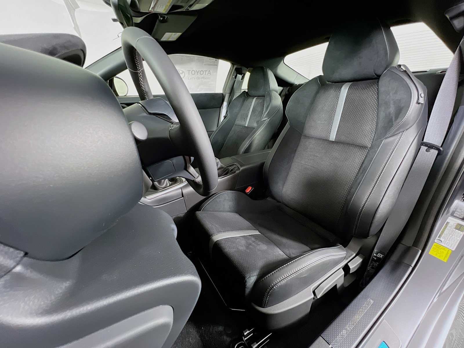 2025 Toyota GR86 Premium - Photo 12