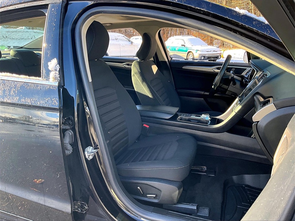 2019 Ford Fusion Hybrid SE - Photo 11