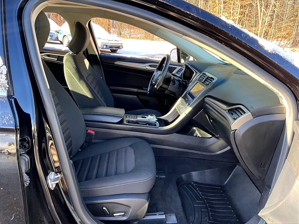 2019 Ford Fusion Hybrid SE - Photo 14