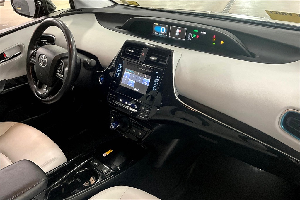 2019 Toyota Prius XLE AWD-e - Photo 14