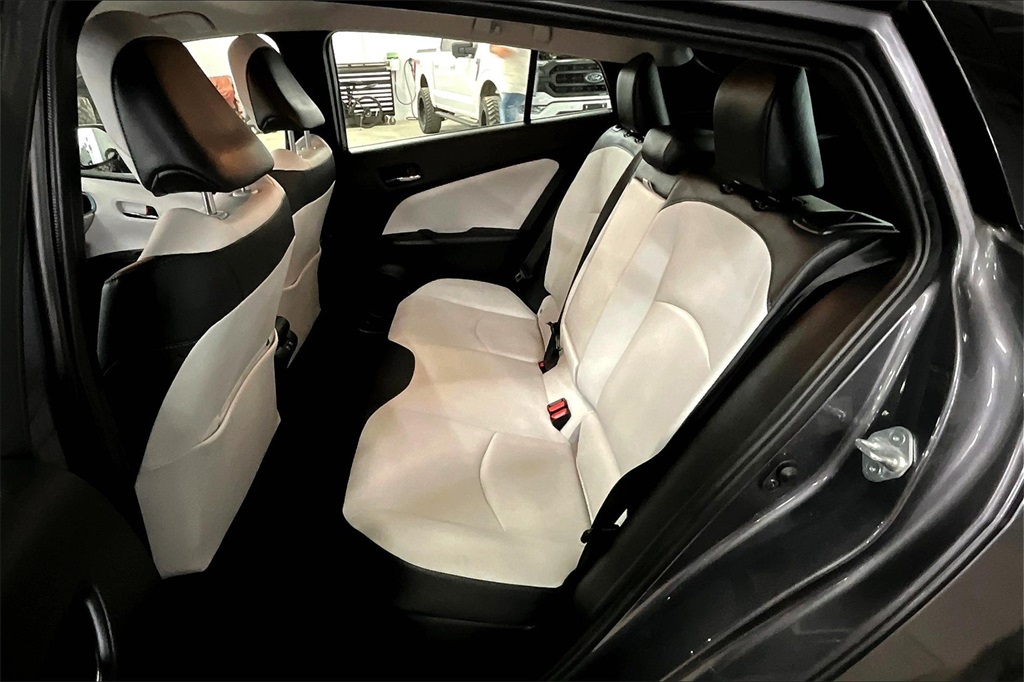 2019 Toyota Prius XLE AWD-e - Photo 15