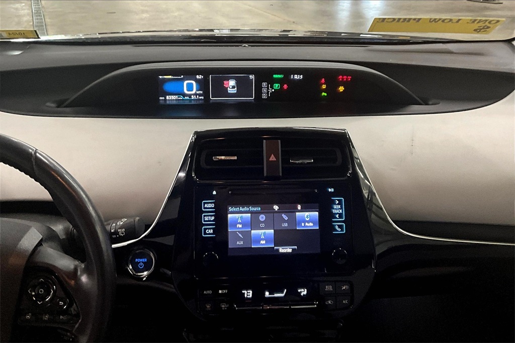 2019 Toyota Prius XLE AWD-e - Photo 18