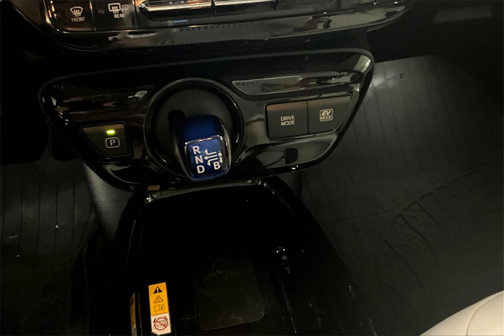2019 Toyota Prius XLE AWD-e - Photo 20