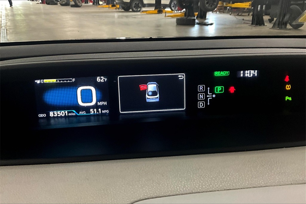 2019 Toyota Prius XLE AWD-e - Photo 24