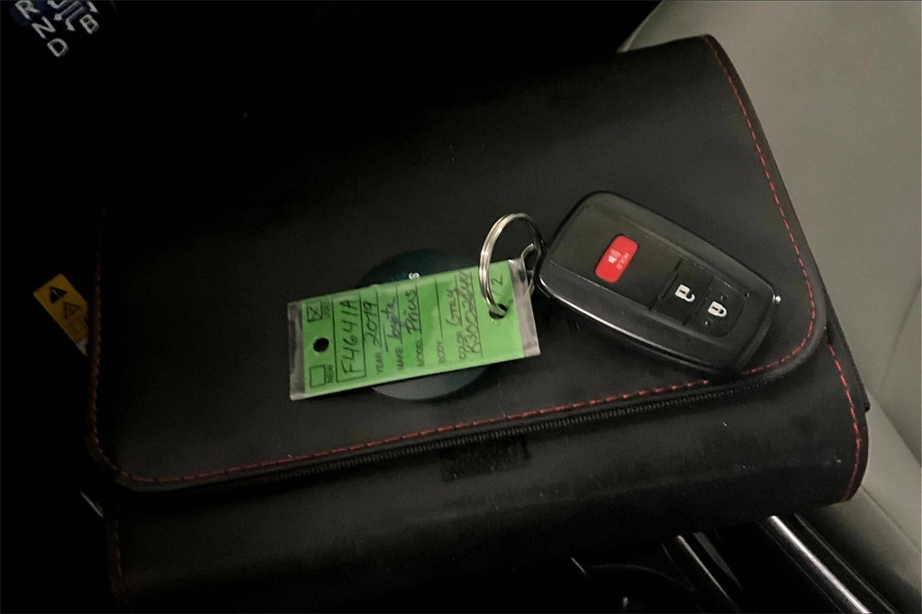 2019 Toyota Prius XLE AWD-e - Photo 27