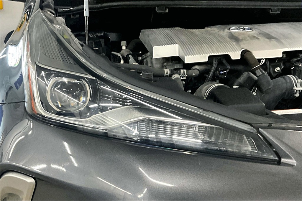 2019 Toyota Prius XLE AWD-e - Photo 29
