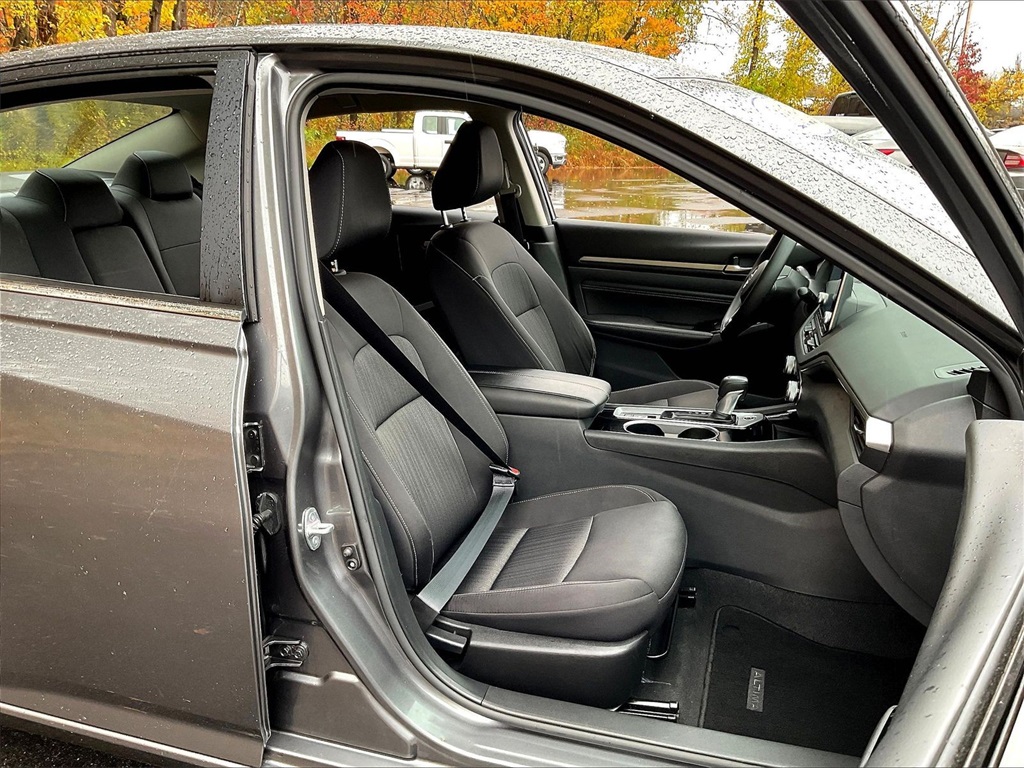 2021 Nissan Altima 2.5 SV - Photo 11