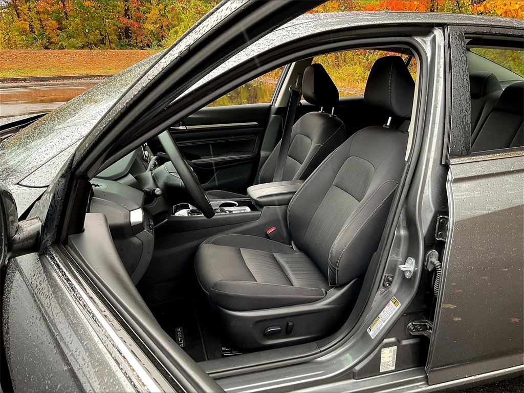 2021 Nissan Altima 2.5 SV - Photo 10