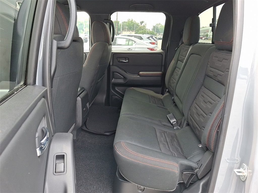 2023 Nissan Frontier PRO-4X - Photo 11