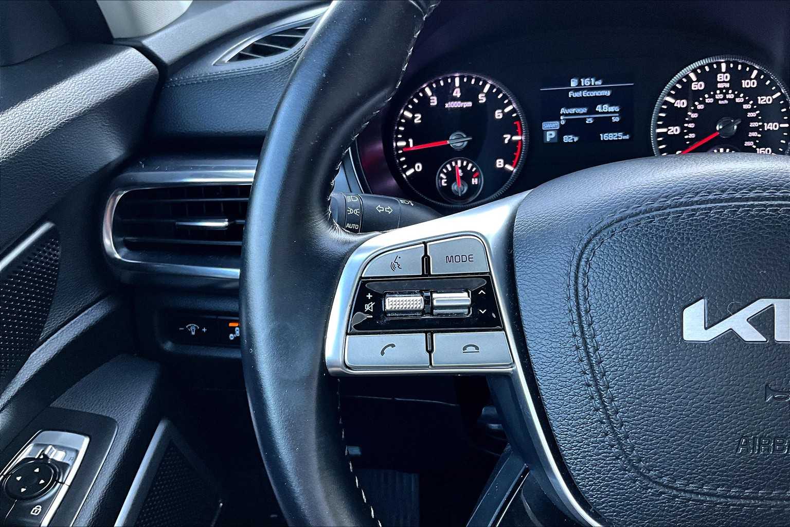 2022 Kia Telluride LX - Photo 23