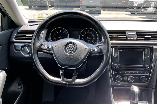 2018 Volkswagen Passat  - Photo 5