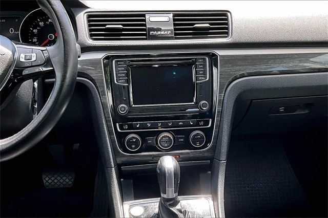 2018 Volkswagen Passat  - Photo 6