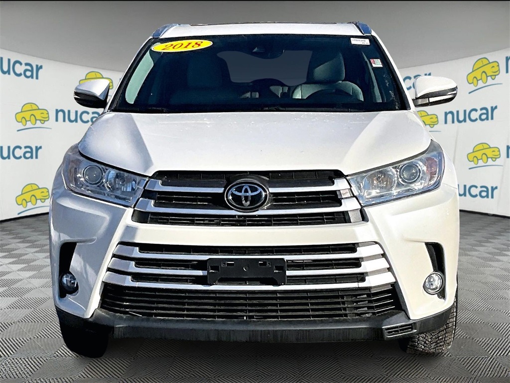 2018 Toyota Highlander SE - Photo 2
