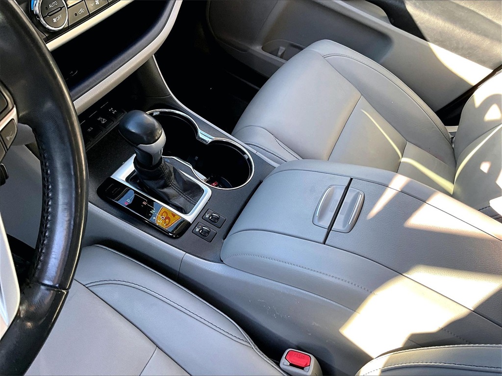 2018 Toyota Highlander SE - Photo 21