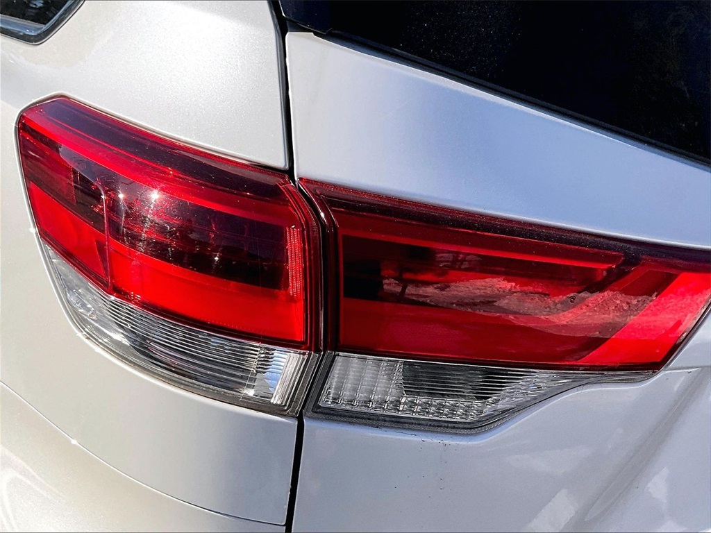 2018 Toyota Highlander SE - Photo 35