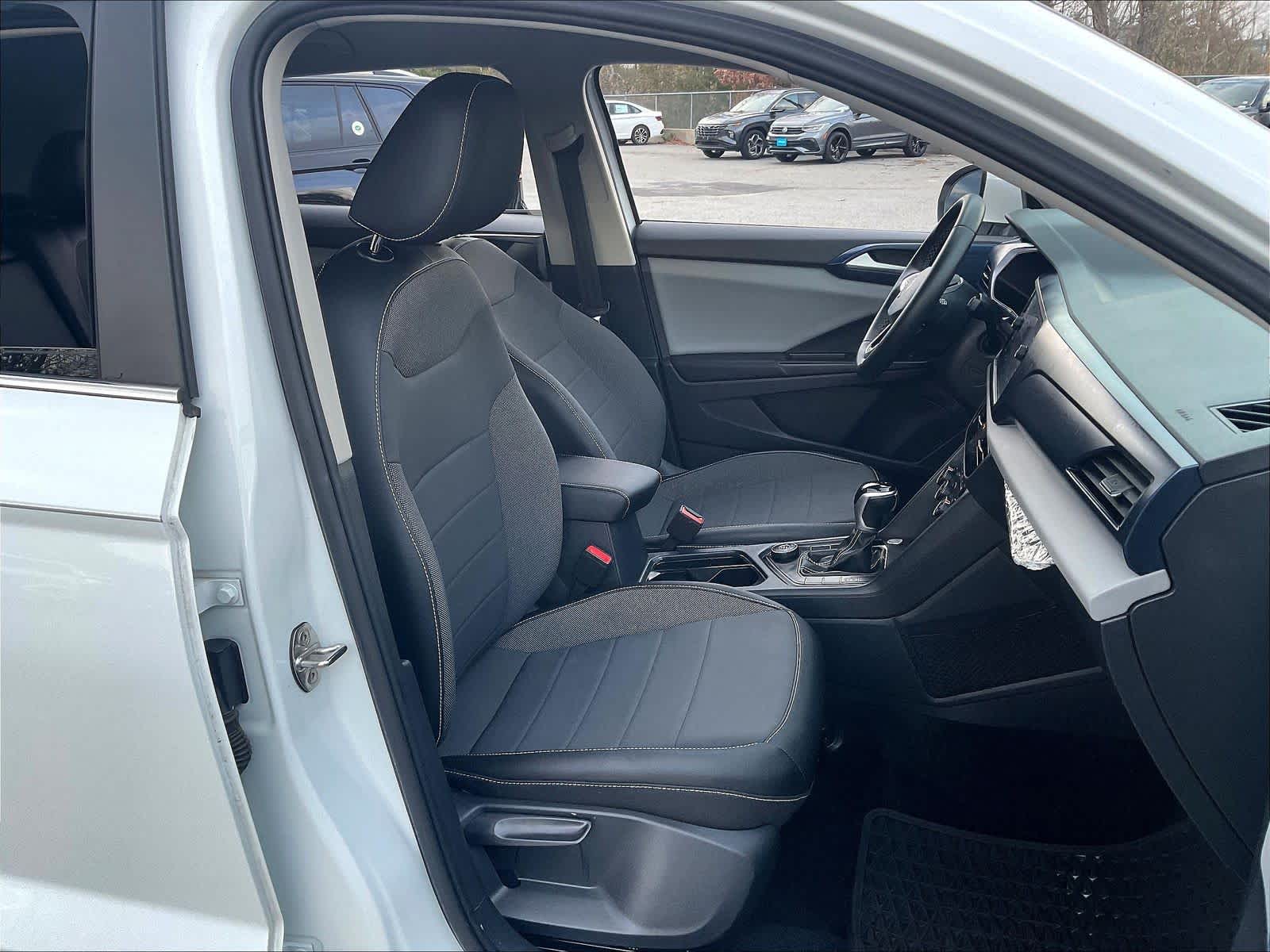 2022 Volkswagen Taos SE - Photo 11