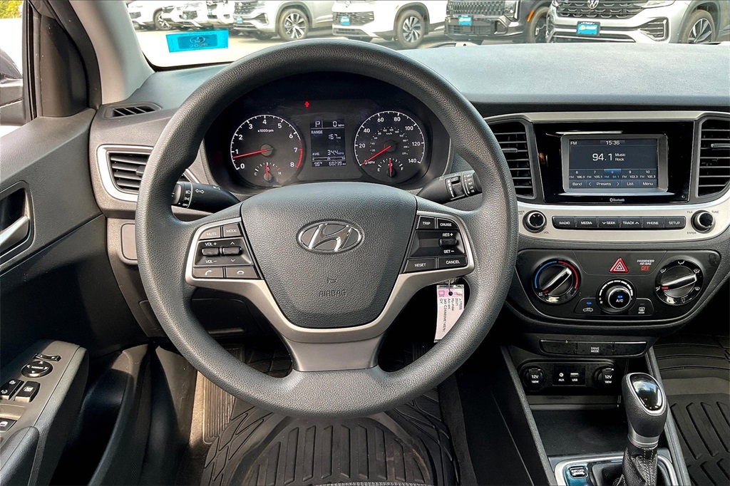 2021 Hyundai Accent SE - Photo 16