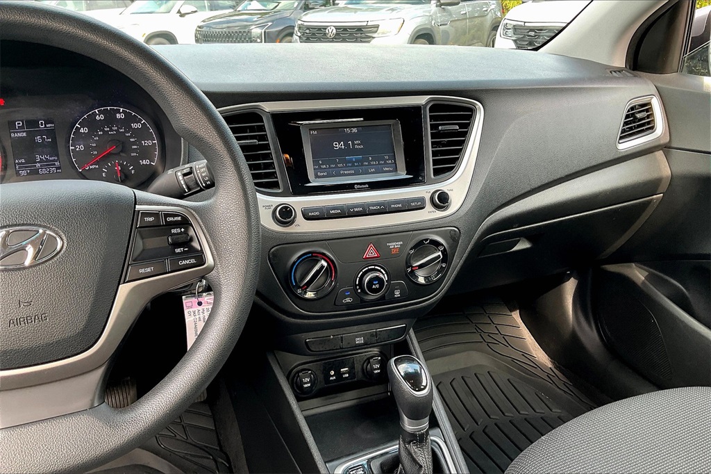 2021 Hyundai Accent SE - Photo 17
