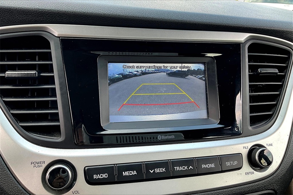 2021 Hyundai Accent SE - Photo 18