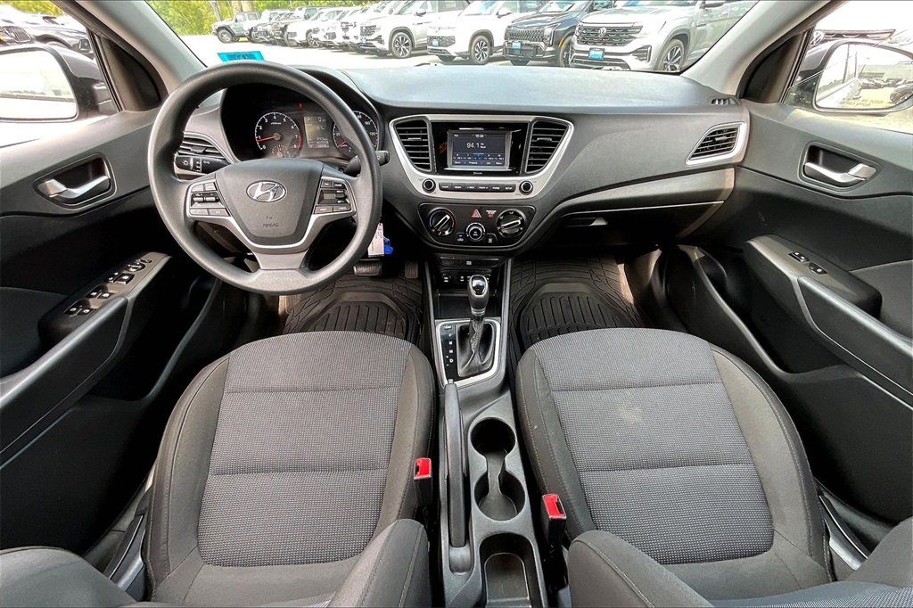 2021 Hyundai Accent SE - Photo 20