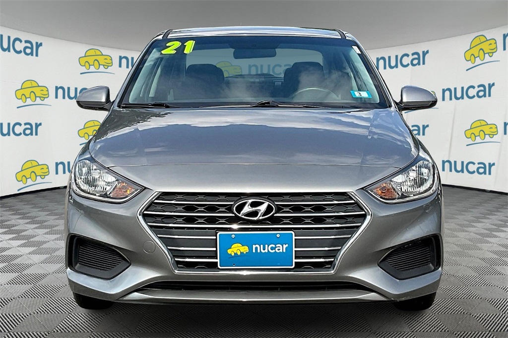 2021 Hyundai Accent SE - Photo 2