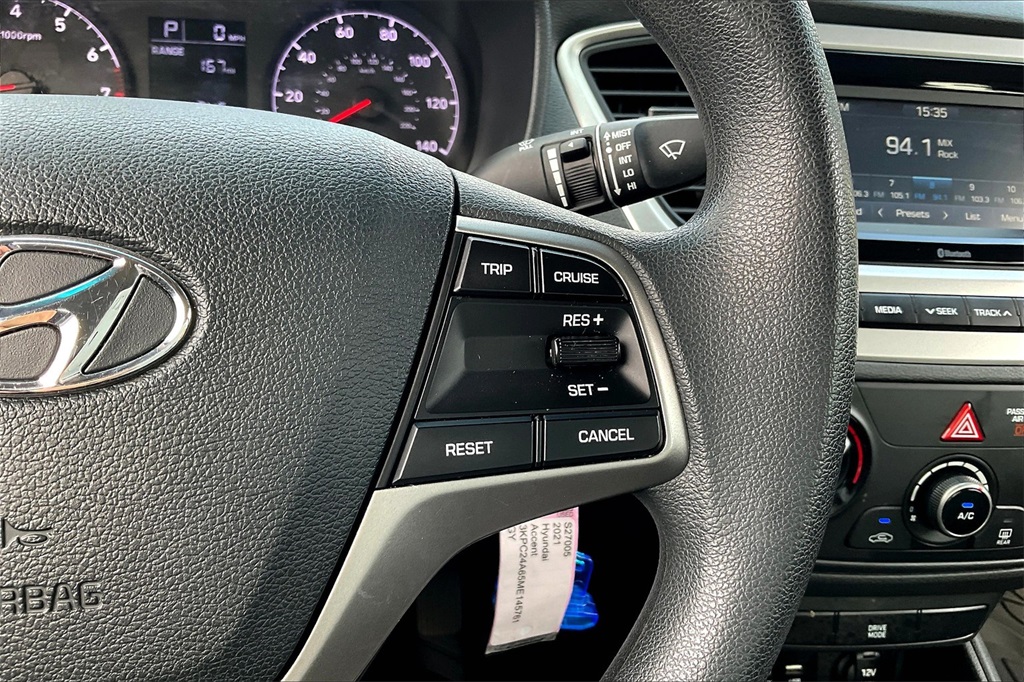 2021 Hyundai Accent SE - Photo 22