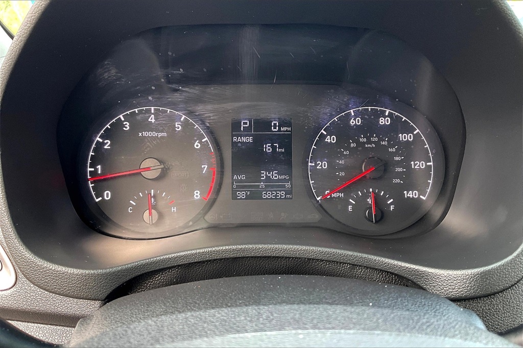 2021 Hyundai Accent SE - Photo 23