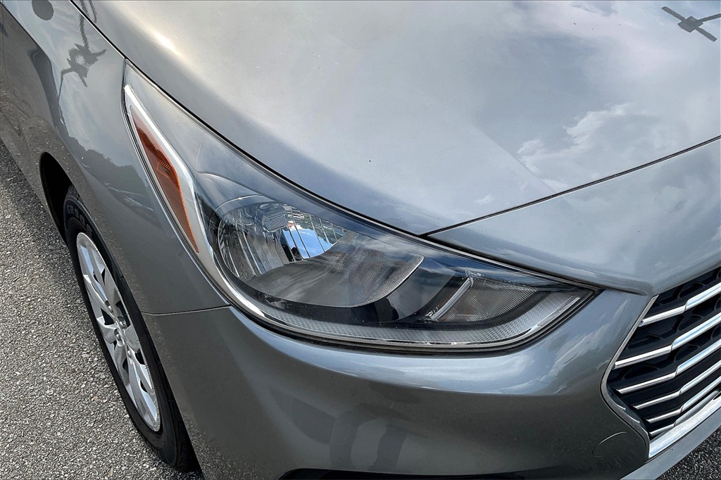 2021 Hyundai Accent SE - Photo 27