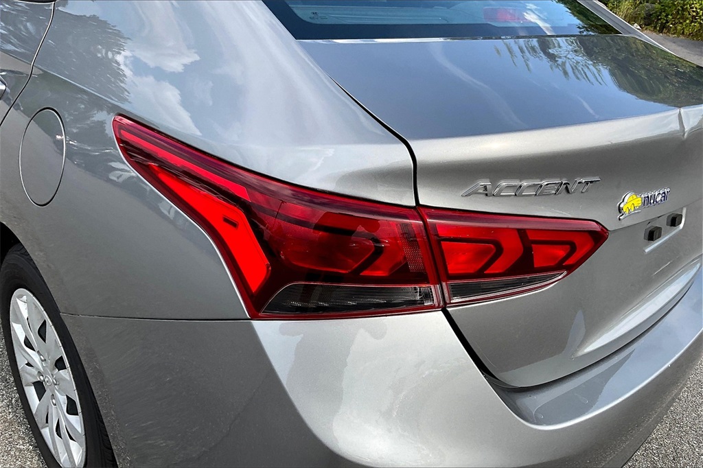 2021 Hyundai Accent SE - Photo 28