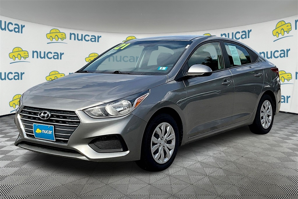 2021 Hyundai Accent SE - Photo 3