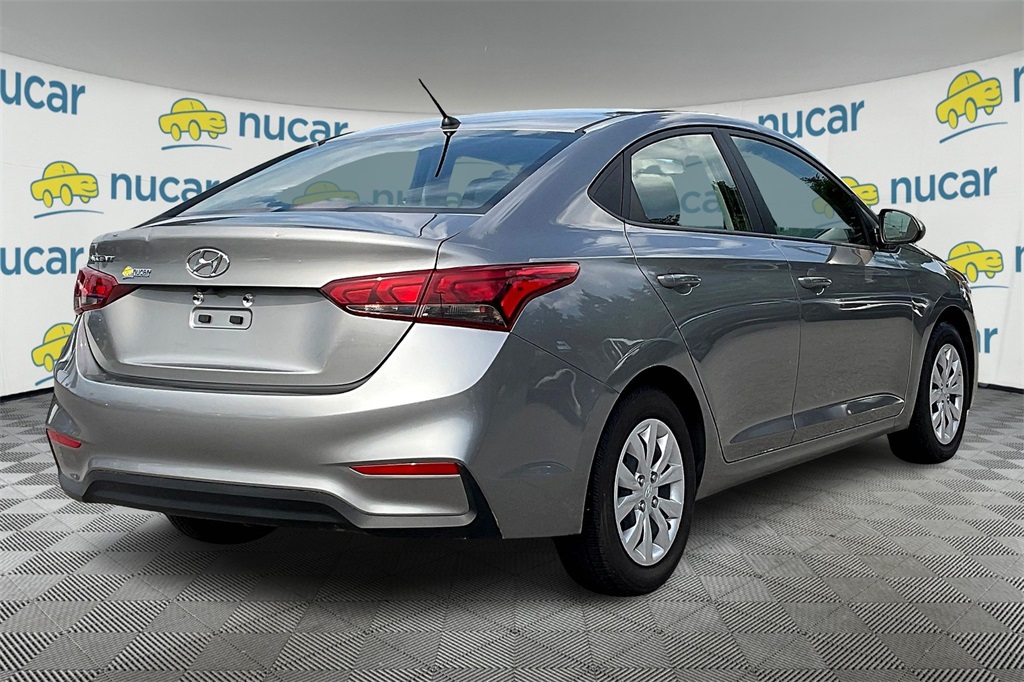 2021 Hyundai Accent SE - Photo 6