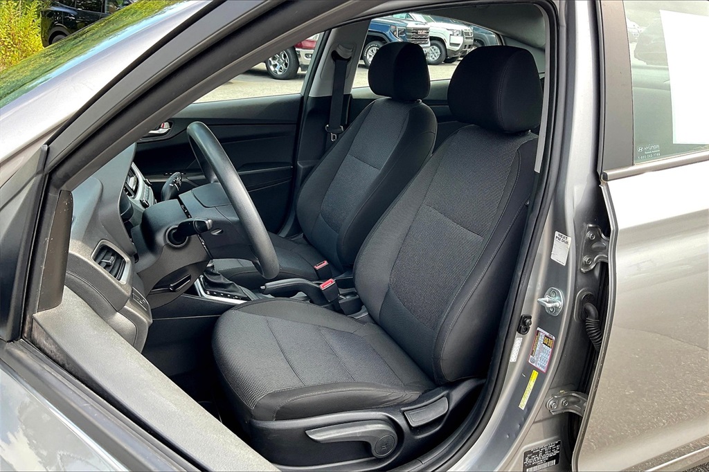 2021 Hyundai Accent SE - Photo 9
