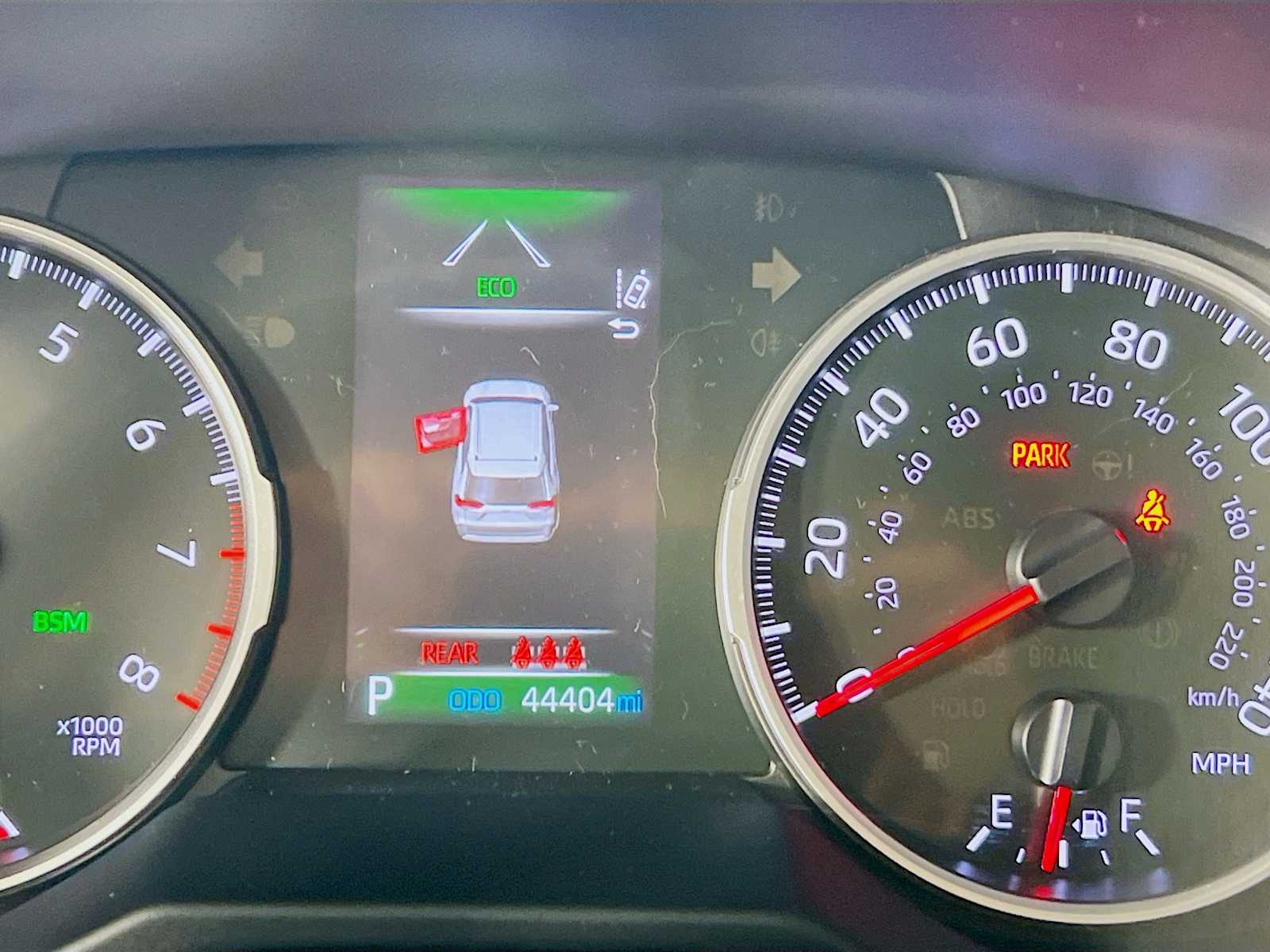 2022 Toyota RAV4 LE - Photo 12