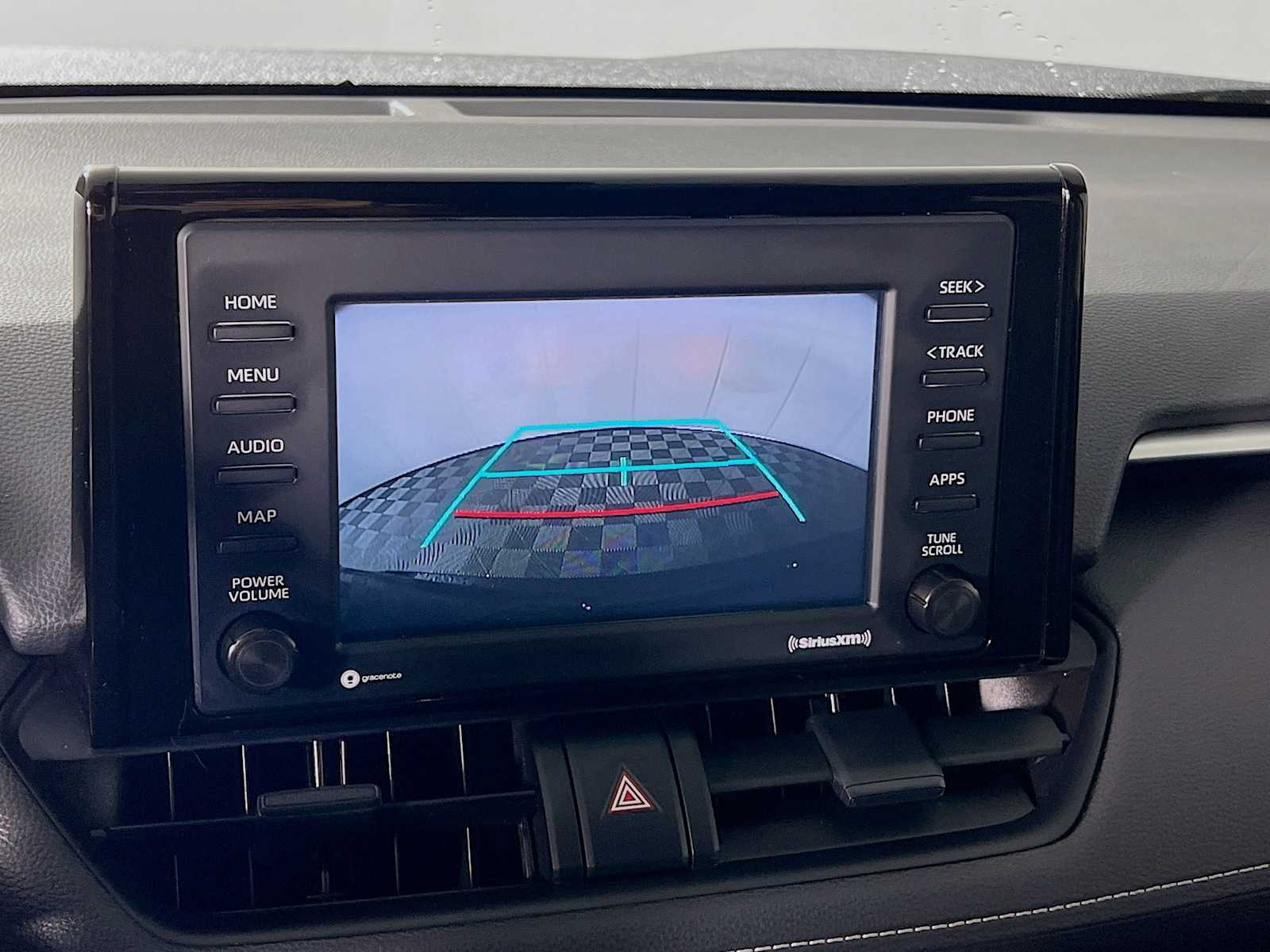 2022 Toyota RAV4 LE - Photo 13
